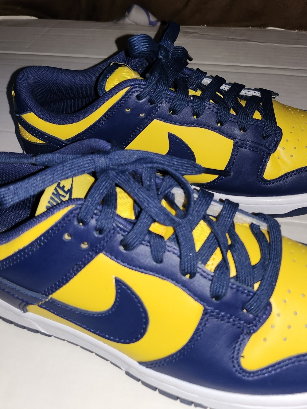 Nike Mens Dunk Low-Top Sneakers in Michigan Navy and Yellow Size 7